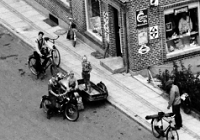 Det Kgl. Biblioteks luftfotosamling består primært af klassiske skråfoto af gårde og huse fra perioden 1936-1992.