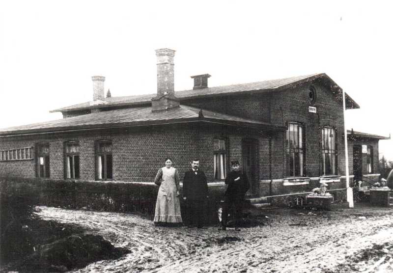 Kirstine, Niels Chr og Søren Uhrenholt. Værter 1902 til 1914