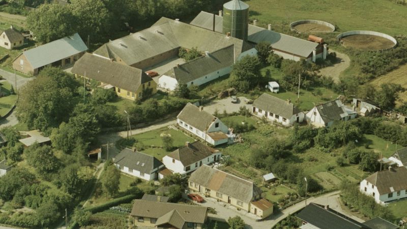 1989 Ariel / Dansk Luftfoto;  Det Kgl. Bibliotek http://www5.kb.dk/danmarksetfraluften/images/luftfo/2011/maj/luftfoto/object2095885