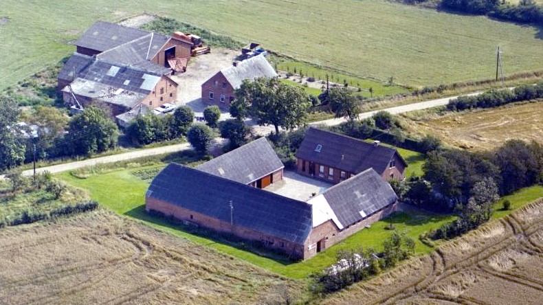 Gl. Kærvej 5
1989 Ariel/Dansk Luftfoto; Det Kgl. Bibliotek.
http://www.kb.dk/danmarksetfraluften/images/luftfo/2011/maj/luftfoto/object2095847