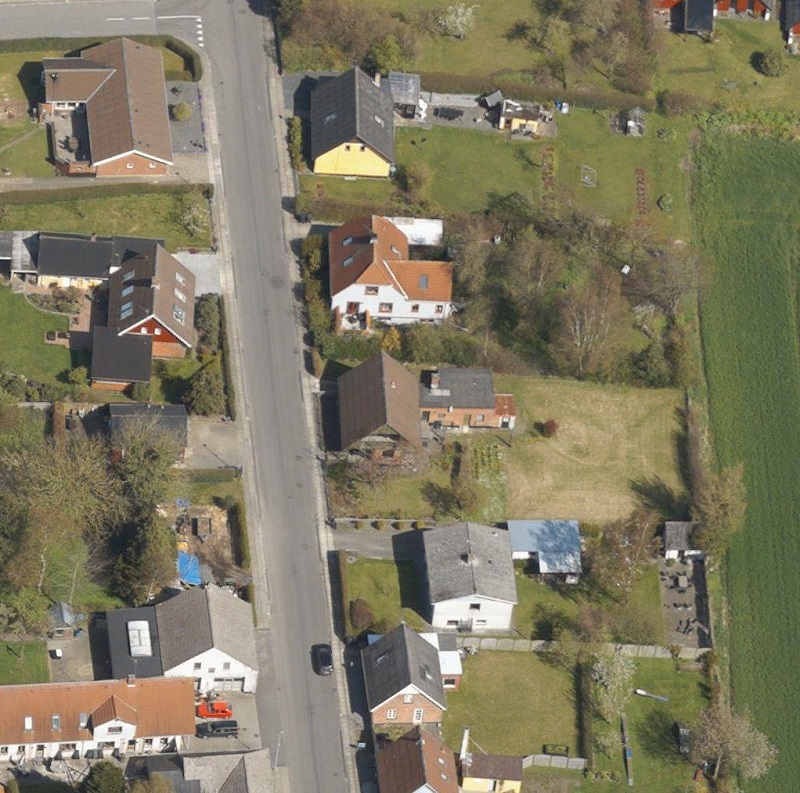 1/5 2017 https://skraafoto.dataforsyningen.dk/?orientation=north&center=571876.04%2C6293070.03