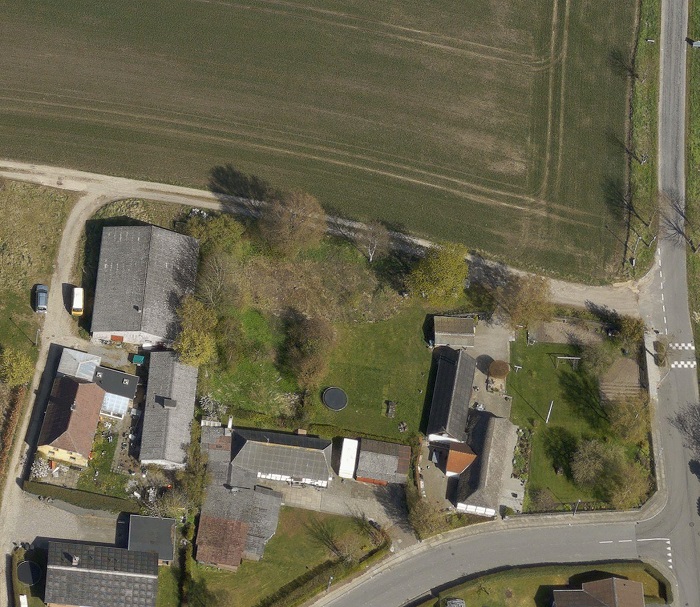 1/5 2017 https://skraafoto.dataforsyningen.dk/?orientation=north&center=571814.43%2C6293178.85&item=2023_81_06_2_0009_00000712&year=2023&item-2=2023_81_06_2_0009_00000712&year-2=2023