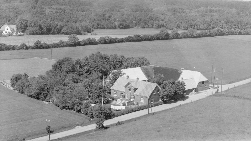Hos  Davidsen 1957 Aalborg Luftfoto;  Det Kgl. Bibliotek http://www5.kb.dk/danmarksetfraluften/images/luftfo/2011/maj/luftfoto/object2241425