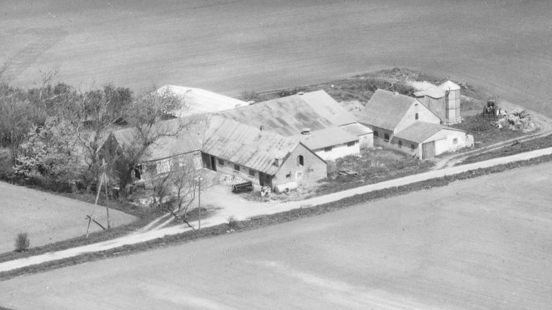 Kærvej 104
1972 Sylvest Jensen Luftfoto; Det Kgl. Bibliotek.
http://www5.kb.dk/danmarksetfraluften/images/luftfo/2011/maj/luftfoto/object2015266