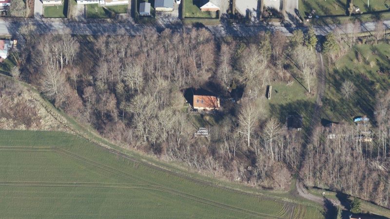 Skråfoto 2019 fra Styrelsen for Dataforsyning og Effektivisering, hentet juni 2021. https://skraafoto.dataforsyningen.dk/viewer.html?orientation=north&center=572570.43%2C6292806.08&item=2021_81_06_2_0013_00002227