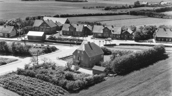 Kærvej 1
1955 Sylvest Jensen Luftfoto; Det Kgl. Bibliotek.
http://www5.kb.dk/danmarksetfraluften/images/luftfo/2011/maj/luftfoto/object1891609