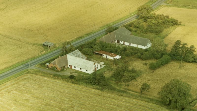 1989 Ariel/Dansk Luftfoto; Det Kgl. Bibliotek.
http://www.kb.dk/danmarksetfraluften/images/luftfo/2011/maj/luftfoto/object2095816