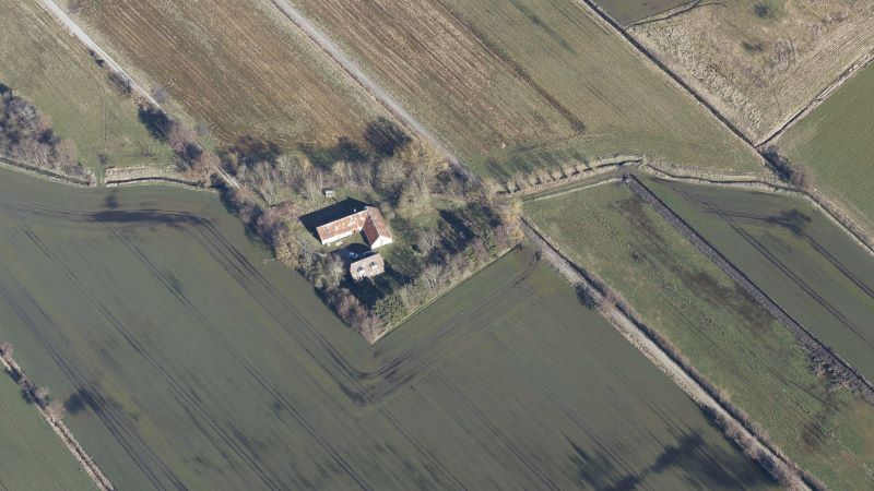 Skråfoto 2019 fra Styrelsen for Dataforsyning og Effektivisering, hentet juni 2021. https://skraafoto.dataforsyningen.dk/viewer.html?orientation=north&center=573656.55%2C6292998.84