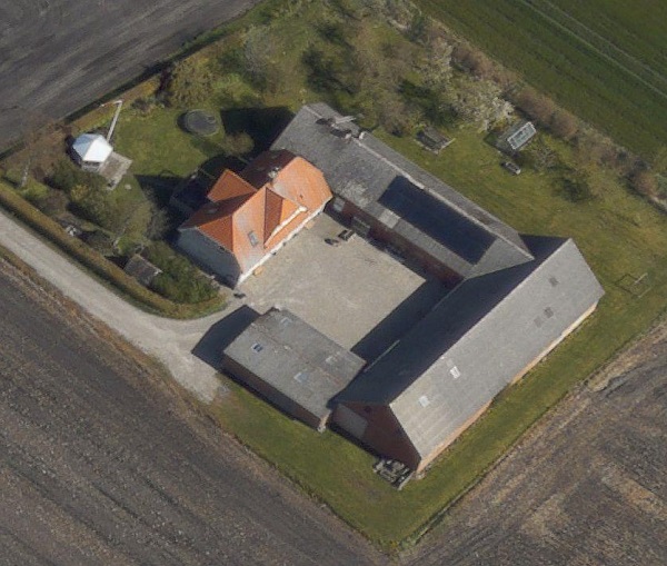 Skråfoto 1/5 2017 Styrelsen for Dataforsyning og Effektivisering hentet dec. 2018 https://skraafoto.dataforsyningen.dk/?orientation=north&center=574006.56%2C6293267.62