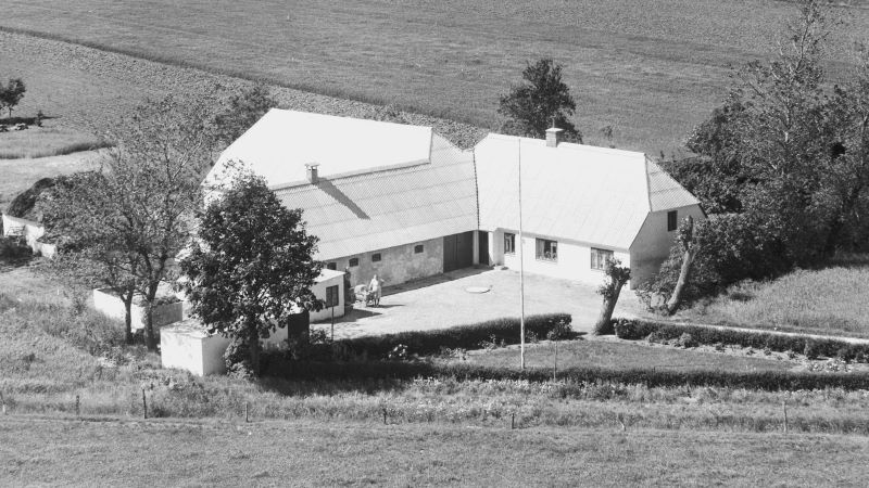 Kærvej 61
1955 Sylvest Jensen Luftfoto; Det Kgl. Bibliotek.
http://www.kb.dk/danmarksetfraluften/images/luftfo/2011/maj/luftfoto/object1891572