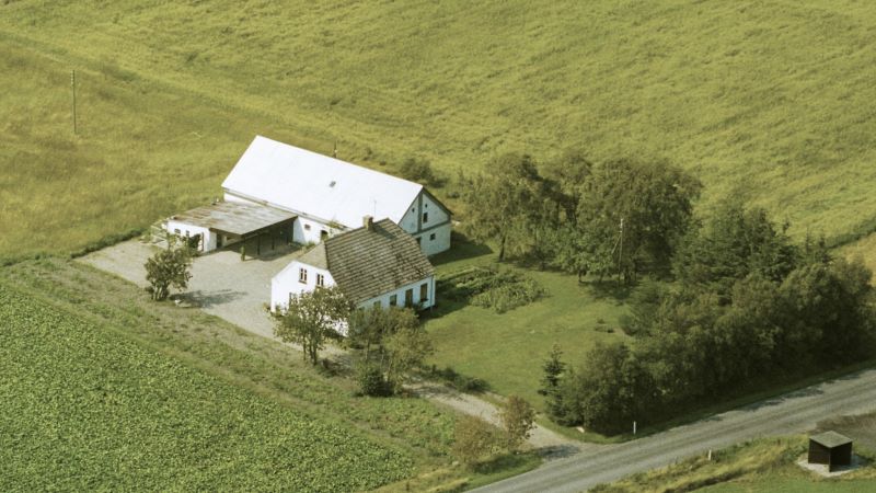 1989 Ariel / Dansk Luftfoto;  Det Kgl. Bibliotek http://www.kb.dk/danmarksetfraluften/images/luftfo/2011/maj/luftfoto/object2095825