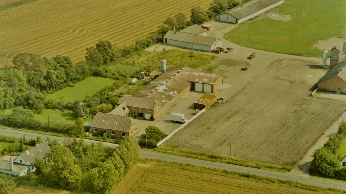 Kærvej 74
1989 Ariel/Dansk Luftfoto; Det Kgl. Bibliotek. Id:A891568_021.tif
http://www.kb.dk/danmarksetfraluften/images/luftfo/2011/maj/luftfoto/object2095866