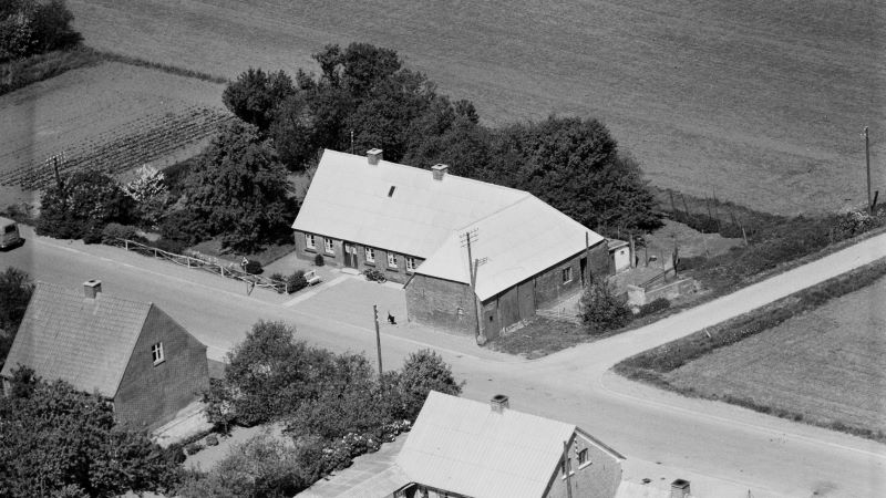 Kærvej 7
1959 Sylvest Jensen Luftfoto; Det Kgl. Bibliotek.
http://www.kb.dk/danmarksetfraluften/images/luftfo/2011/maj/luftfoto/object1805183