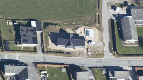 Kærvej 7
Indeholder data fra Styrelsen for Dataforsyning og Effektivisering, Skråfoto 2019, hentet januar 2021.
https://skraafoto.dataforsyningen.dk/?orientation=north&center=572334.62%2C6292864.89