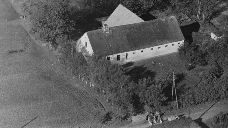 Hos Michael Marinus Thomsen 1948 - 1952 Aalborg Luftfoto;  Det Kgl. Bibliotek http://www.kb.dk/danmarksetfraluften/images/luftfo/2011/maj/luftfoto/object1642956