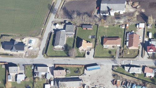 Skråfoto 2019 fra Styrelsen for Dataforsyning og Effektivisering, hentet september 2021. https://skraafoto.dataforsyningen.dk/viewer.html?orientation=north&center=572401.39%2C6292869.38