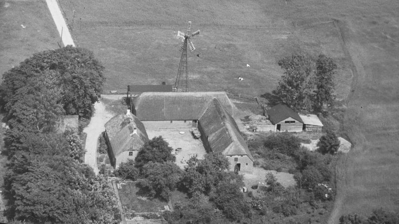 1946 Sylvest Jensen Luftfoto; Det Kgl. Bibliotek.
http://www.kb.dk/danmarksetfraluften/images/luftfo/2011/maj/luftfoto/object1300097