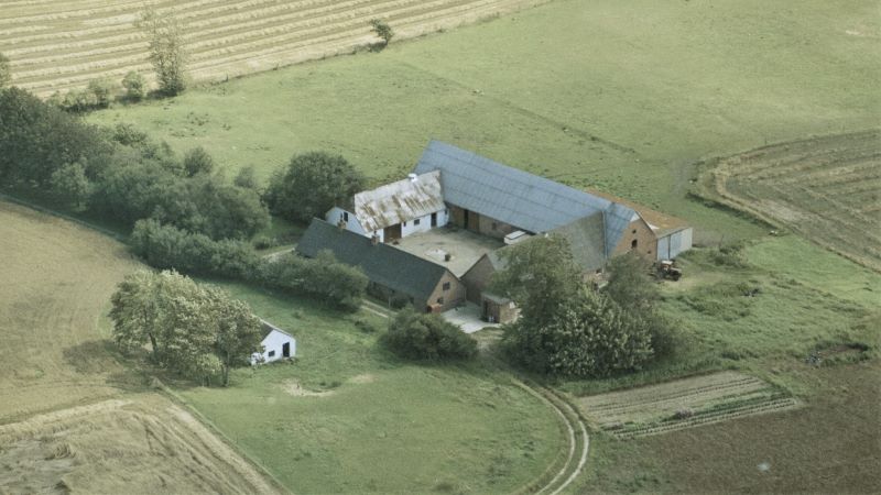  1989 Ariel / Dansk Luftfoto;  Det Kgl. Bibliotek http://www.kb.dk/danmarksetfraluften/images/luftfo/2011/maj/luftfoto/object2095801