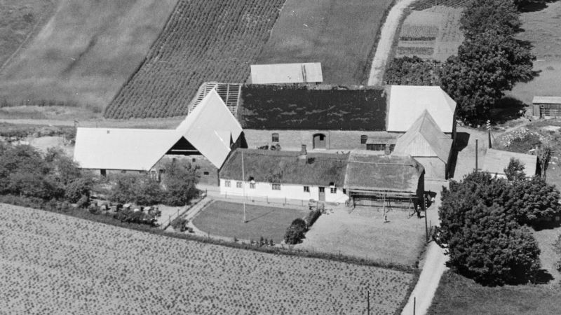 Korupvej 25
Lillemosegård 1948 - 52 Aalborg Luftfoto; Det Kgl. Bibliotek.
http://www.kb.dk/danmarksetfraluften/images/luftfo/2011/maj/luftfoto/object1635130