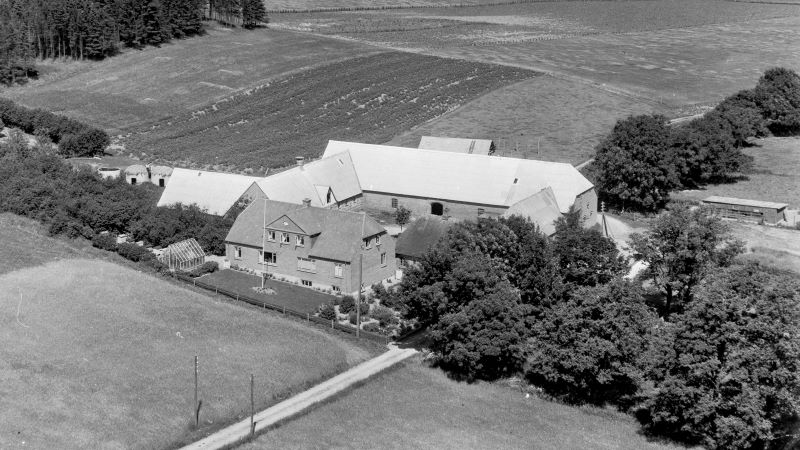 Korupvej 25
Lillemosegård 1955 Sylvest Jensen Luftfoto; Det Kgl. Bibliotek.
http://www.kb.dk/danmarksetfraluften/images/luftfo/2011/maj/luftfoto/object1882049