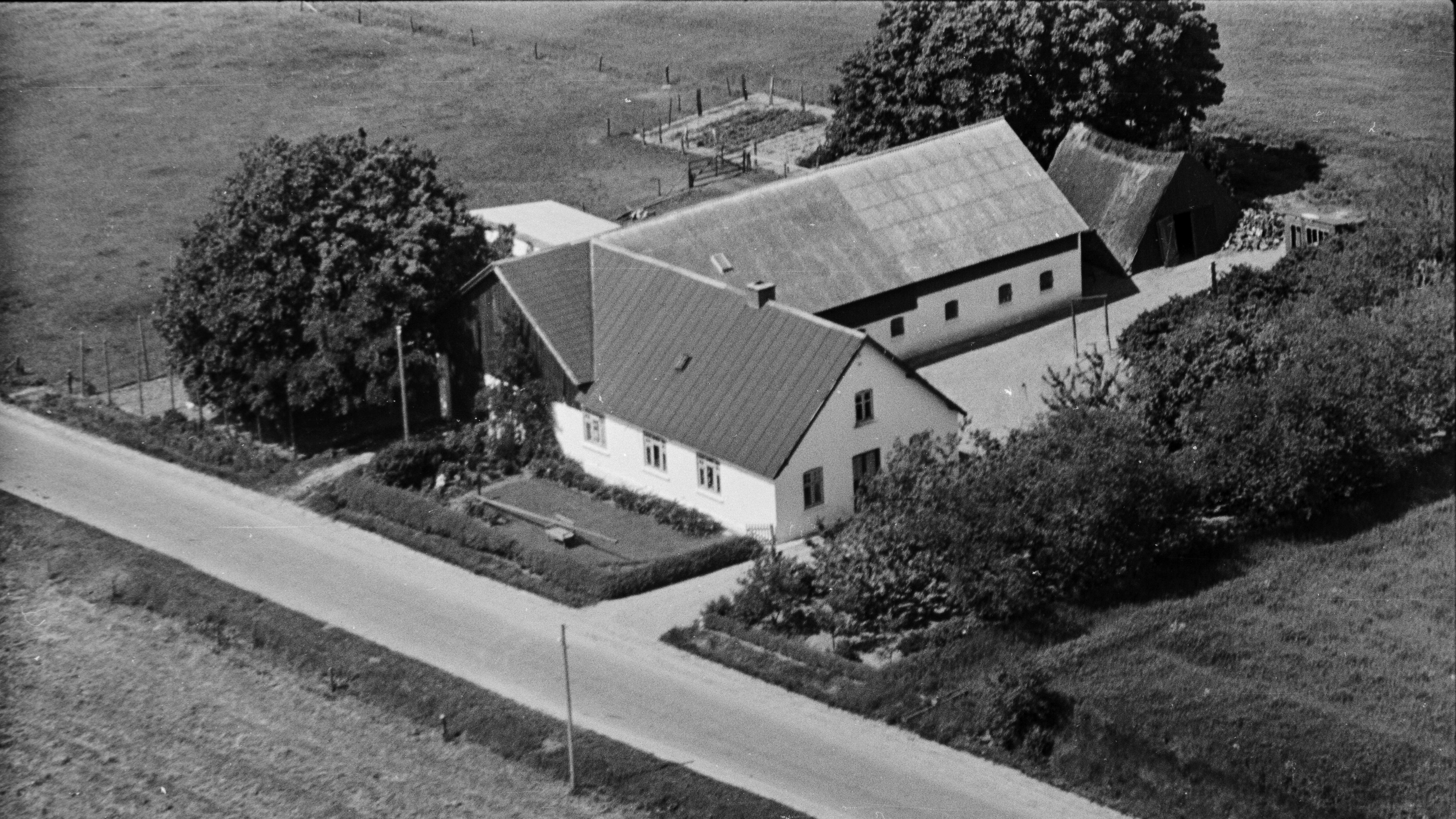  1948-1952 Aalborg Luftfoto;  Det Kgl. Bibliotek http://www.kb.dk/danmarksetfraluften/images/luftfo/2011/maj/luftfoto/object1635122