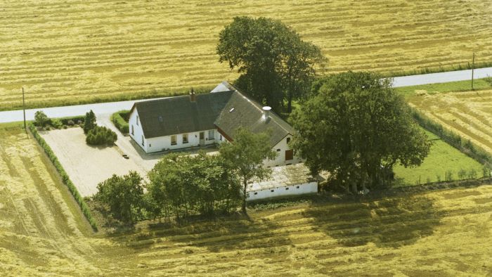  1989 Ariel/Dansk Luftfoto;  Det Kgl. Bibliotek http://www.kb.dk/danmarksetfraluften/images/luftfo/2011/maj/luftfoto/object2095789