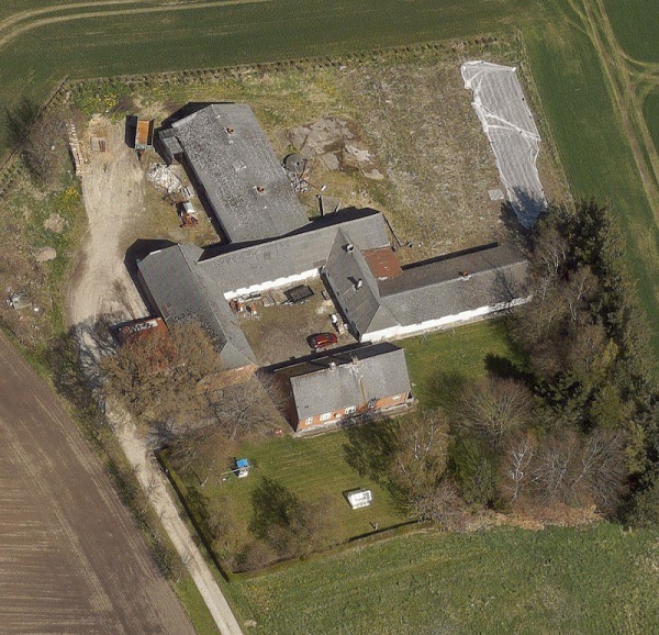 1/5 2017 https://skraafoto.dataforsyningen.dk/?orientation=north&center=570673.32%2C6291809.08&item=2017_81_06_2_0014_00095232&year=2017&item-2=2023_81_06_2_0008_00000821&year-2=2023