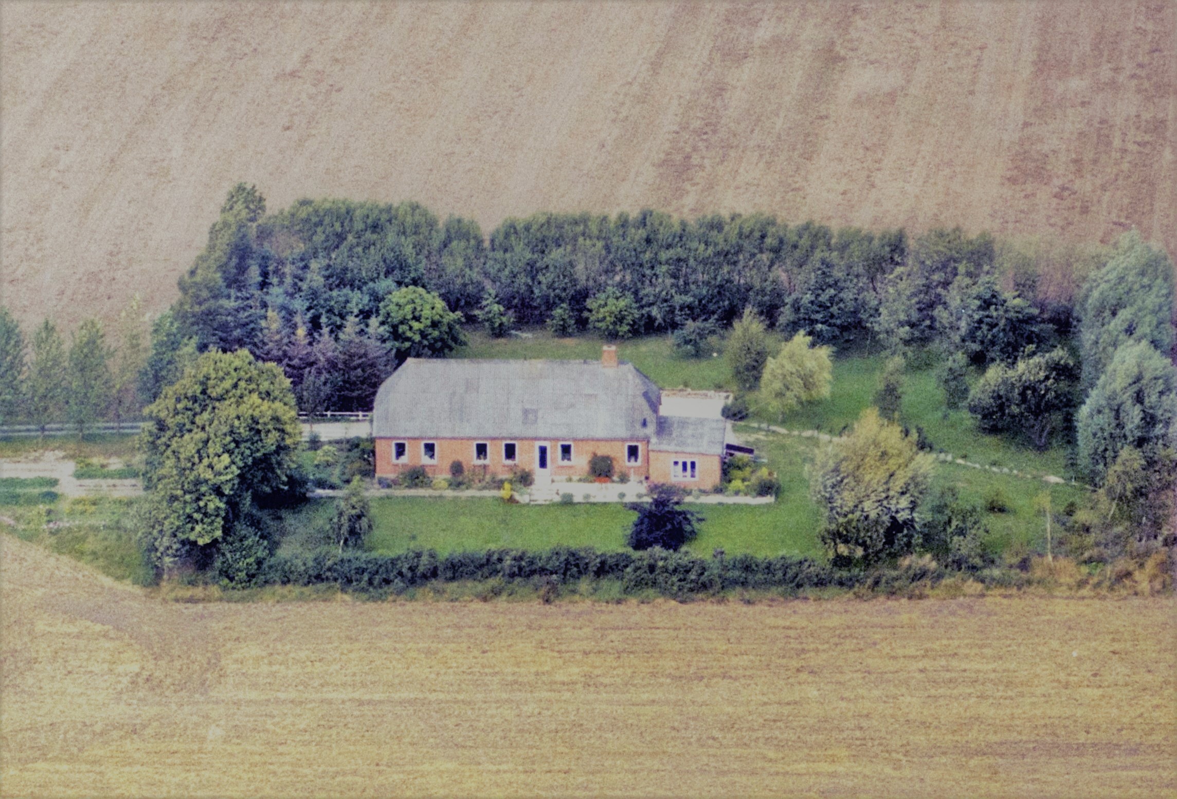 Korupvej 50
Chrestensminde 1989 Ariel/Dansk Luftfoto; Det Kgl. Bibliotek.
http://www.kb.dk/danmarksetfraluften/images/luftfo/2011/maj/luftfoto/object2095843