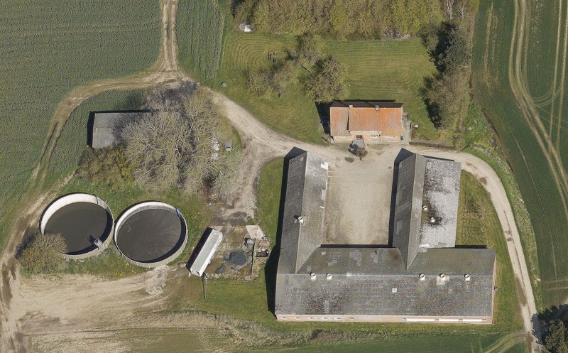 1/5 2017 https://skraafoto.dataforsyningen.dk/?orientation=north&center=570979.13%2C6292073.45