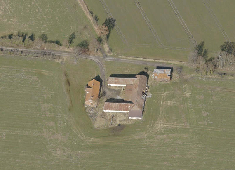 Skråfoto fra Styrelsen for Dataforsyning og Effektivisering, Skråfoto 2017. Hentet 2018. 
https://skraafoto.dataforsyningen.dk/?orientation=north&center=574635.57%2C6293883.03