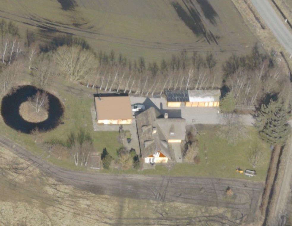 Skråfoto fra Styrelsen for Dataforsyning og Effektivisering, Skråfoto 2017. Hentet 2018. 
https://skraafoto.dataforsyningen.dk/?orientation=north&center=574476.79%2C6293215.92