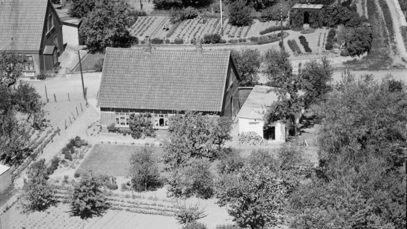 Hos Anders Andersen 1959  Luftfoto;  Det Kgl. Bibliotek http://www.kb.dk/danmarksetfraluften/images/luftfo/2011/maj/luftfoto/object1805276