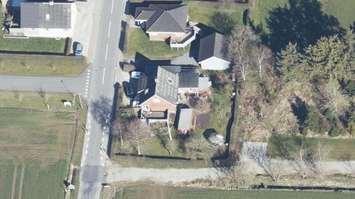 Skråfoto 2019 fra Styrelsen for Dataforsyning og Effektivisering, hentet september 2021. https://skraafoto.dataforsyningen.dk/viewer.html?orientation=north&center=571831.08%2C6292704.54