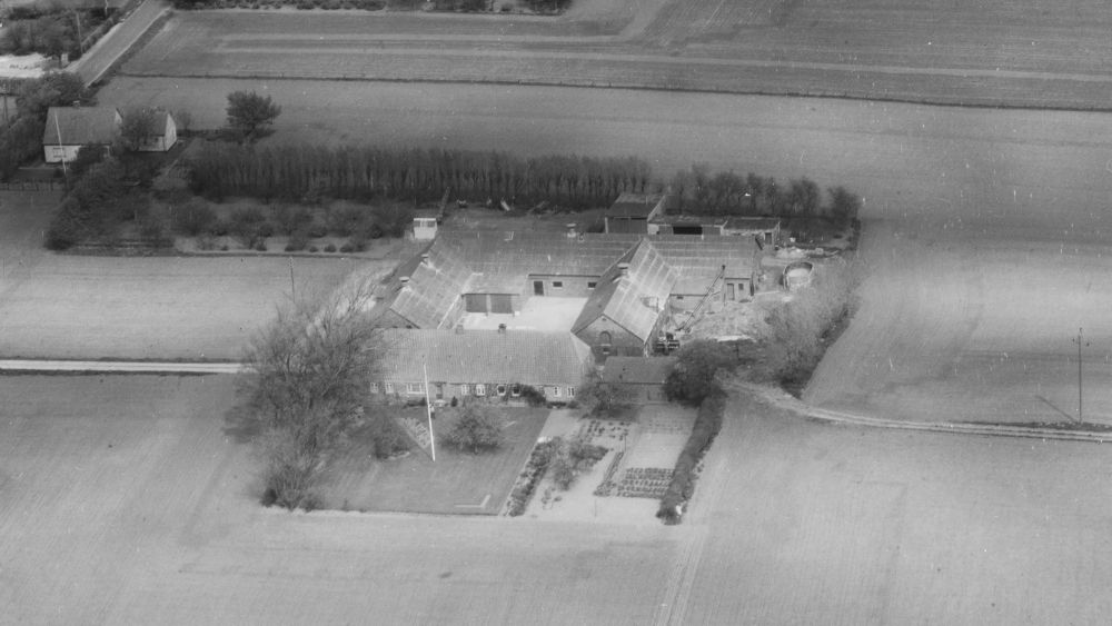  1972 Sylvest Jensen Luftfoto;  Det Kgl. Bibliotek https://www.kb.dk/danmarksetfraluften/images/luftfo/2011/maj/luftfoto/object2028714