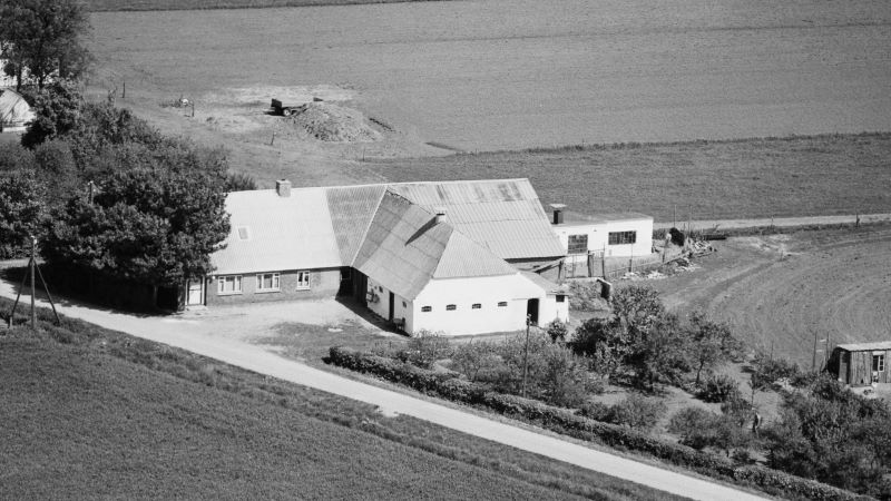 Hos Frode Valsted 1959 Sylvest Jensen Luftfoto;  Det Kgl. Bibliotek http://www.kb.dk/danmarksetfraluften/images/luftfo/2011/maj/luftfoto/object1805255