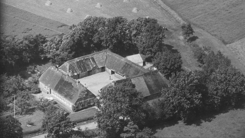 1946 Sylvest Jensen Luftfoto; Det Kgl. Bibliotek.
http://www.kb.dk/danmarksetfraluften/images/luftfo/2011/maj/luftfoto/object1299991