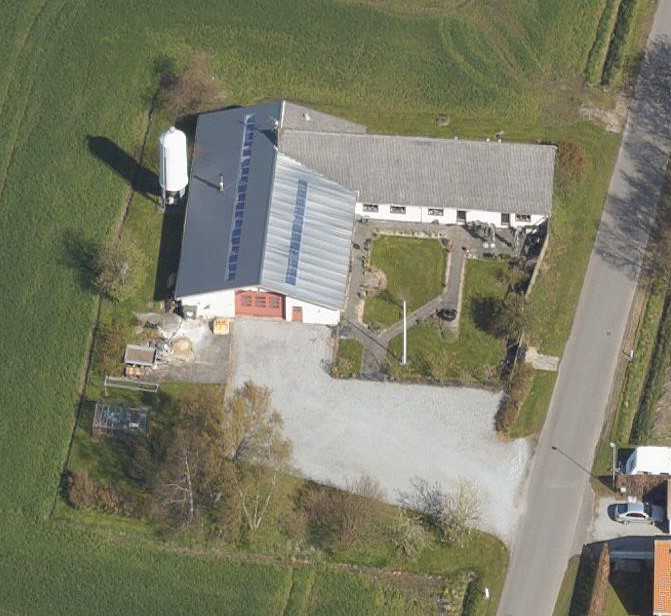 Skråfoto 1/5 2017 fra Styrelsen for Dataforsyning og Effektivisering, hentet dec. 2018 https://skraafoto.dataforsyningen.dk/?orientation=north&center=572370.01%2C6292990.61