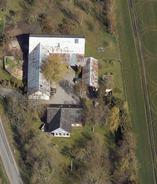 1/5 2017 https://skraafoto.kortforsyningen.dk/oblivisionjsoff/index.aspx?project=denmark&id=KDZWOH