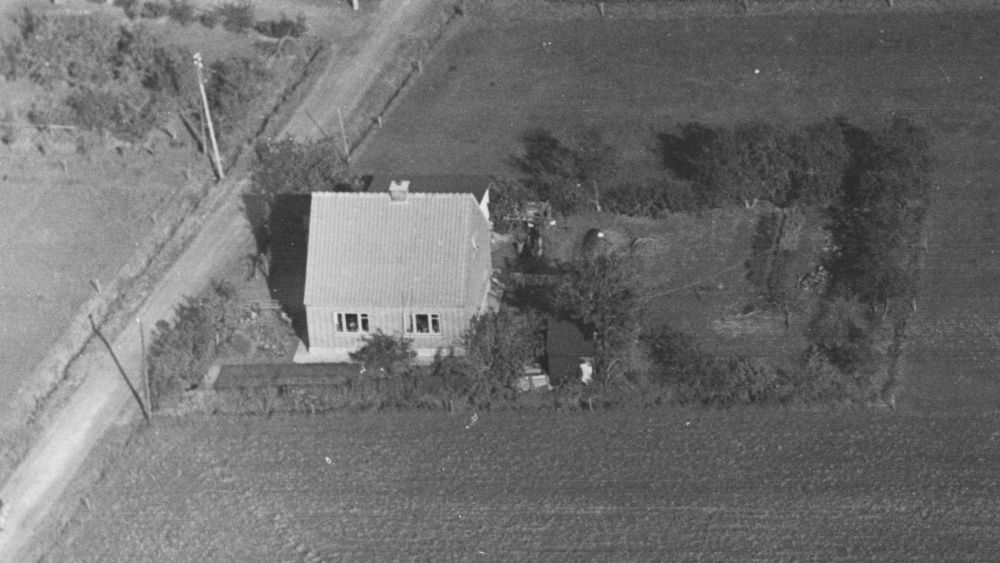 Hos Thorvald Sauer 1948 Aalborg Luftfoto;  Det Kgl. Bibliotek https://www.kb.dk/danmarksetfraluften/images/luftfo/2011/maj/luftfoto/object1642973