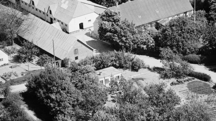  1959 Sylvest Jensen Luftfoto;  Det Kgl. Bibliotek http://www.kb.dk/danmarksetfraluften/images/luftfo/2011/maj/luftfoto/object1805243