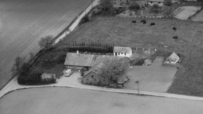 Hos Thorkild Christiansen 1972 Sylvest Jensen Luftfoto;  Det Kgl. Bibliotek http://www.kb.dk/danmarksetfraluften/images/luftfo/2011/maj/luftfoto/object2029218