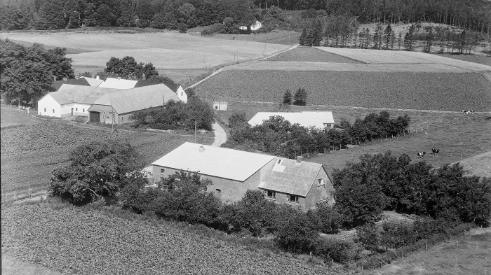 1958 Sylvest Jensen Luftfoto; Det Kgl. Bibliotek. 
http://www.kb.dk/danmarksetfraluften/images/luftfo/2011/maj/luftfoto/object1954185
