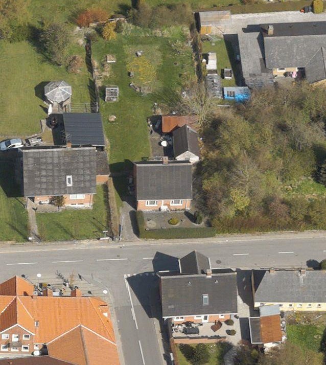 1/5 2017 https://skraafoto.dataforsyningen.dk/?center=571819.27%2C6292953.33&item=2017_81_06_2_0016_00092139&year=2017%3Ca%3C%3Ccorientation=north