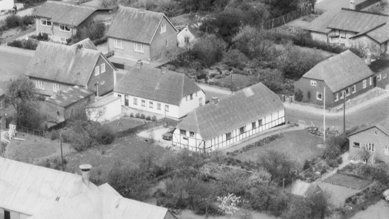 Luftfoto 1972 Sylvest Jensen Luftfoto; Det Kgl. Bibliotek.
http://www.kb.dk/danmarksetfraluften/images/luftfo/2011/maj/luftfoto/object2029416