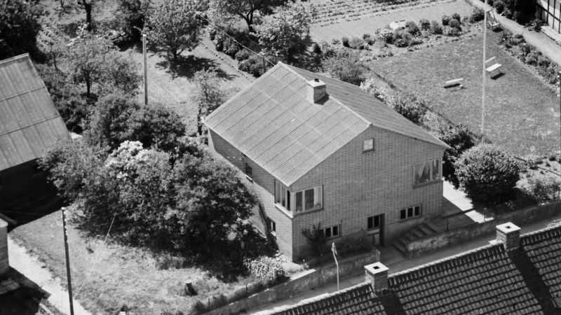Veddum Hovedgade 36
1959 Sylvest Jensen Luftfoto; Det Kgl. Bibliotek.
http://www5.kb.dk/danmarksetfraluften/images/luftfo/2011/maj/luftfoto/object1779075