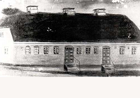 Fra 1740 har der været undervist forskellige steder. Der blev opført en skole i 1885 og fungerede som sådan frem til 1919. Den bette skole
blev bygget i 1887 som forskole med 1. og 2. klasse og virkede som sådan til 1967. I 1919 opførtes hovedskolen. Ud over klasselokaler til undervisning fra 3. til 6. klasse indeholdt bygningen lejligheder med tilhørende haver til 1. og 2. læreren.